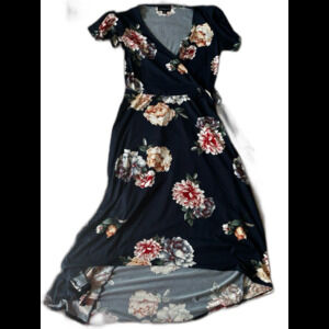 Fortune and Ivy Navy Floral Dress Medium